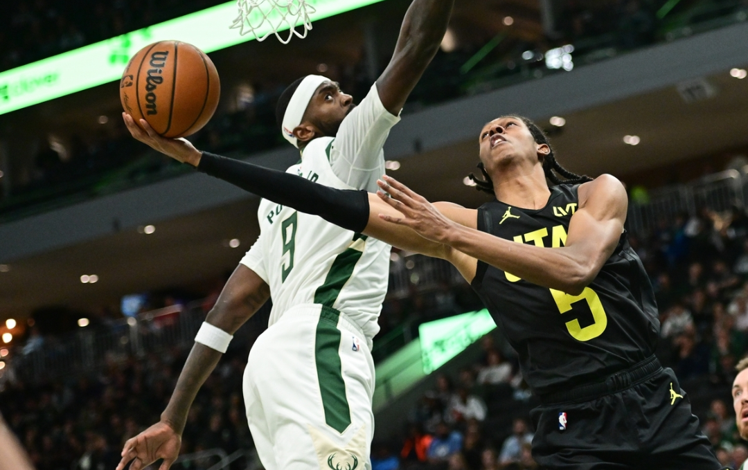 雄鹿队大比分击败对手，表现强劲