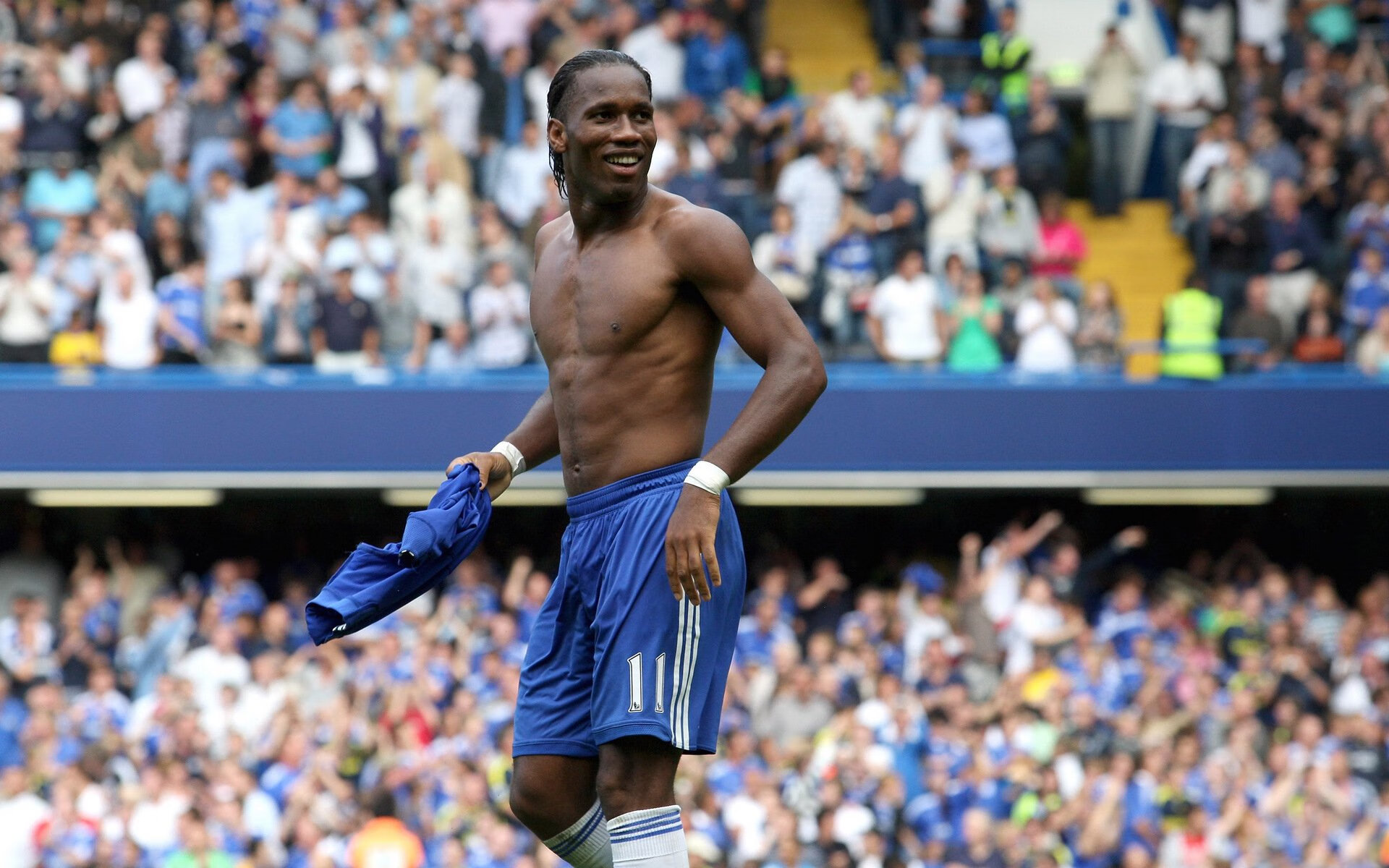 北非雄鹰展翅，日本飞翼闪耀，三笘薰在年度焦点战中接管比赛