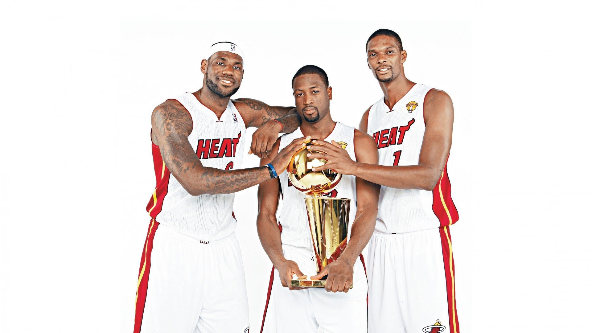 德罗赞带队取胜，广东队斩落湖人，当篮球世界打破次元壁