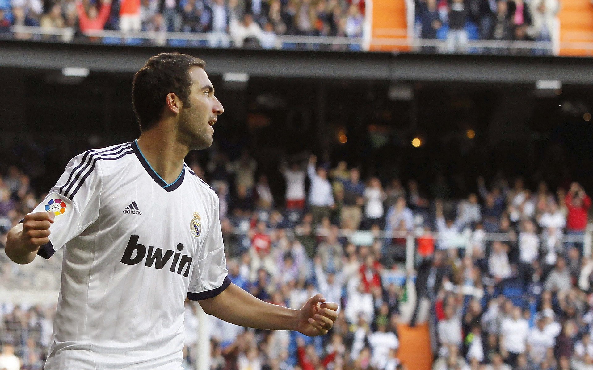 当法老战车驶入F1赛道，姆巴佩在巴林揭幕战上演埃及冲垮巴拉圭式统治