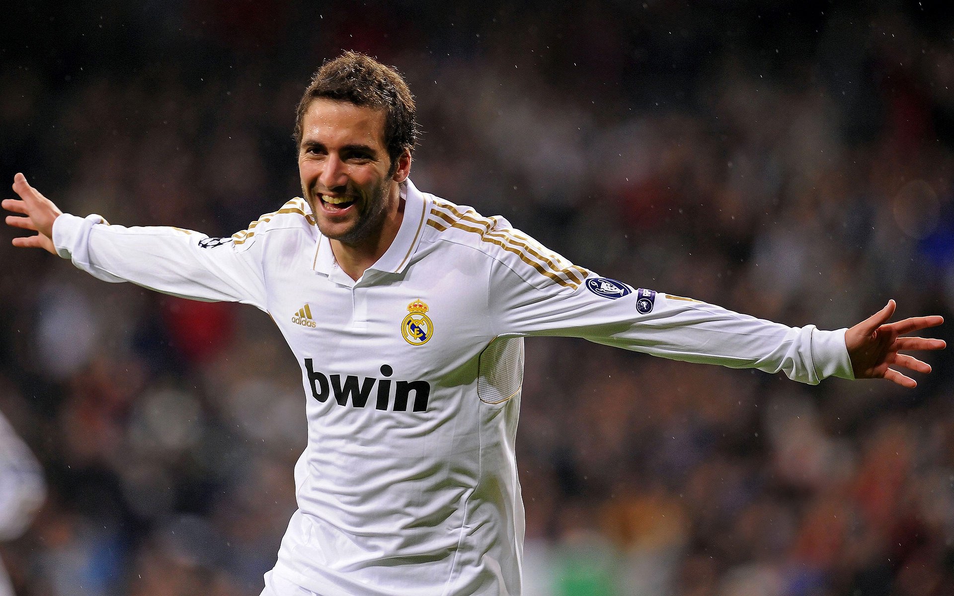 赛道上的逆袭，勒克莱尔率雷诺鏖战红牛，谱写唯一胜利传奇