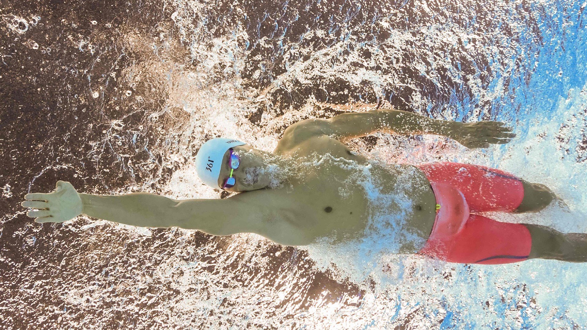 从红土到硬地，西西帕斯以法网智慧完成ATP总决赛逆转，扛起全队前行